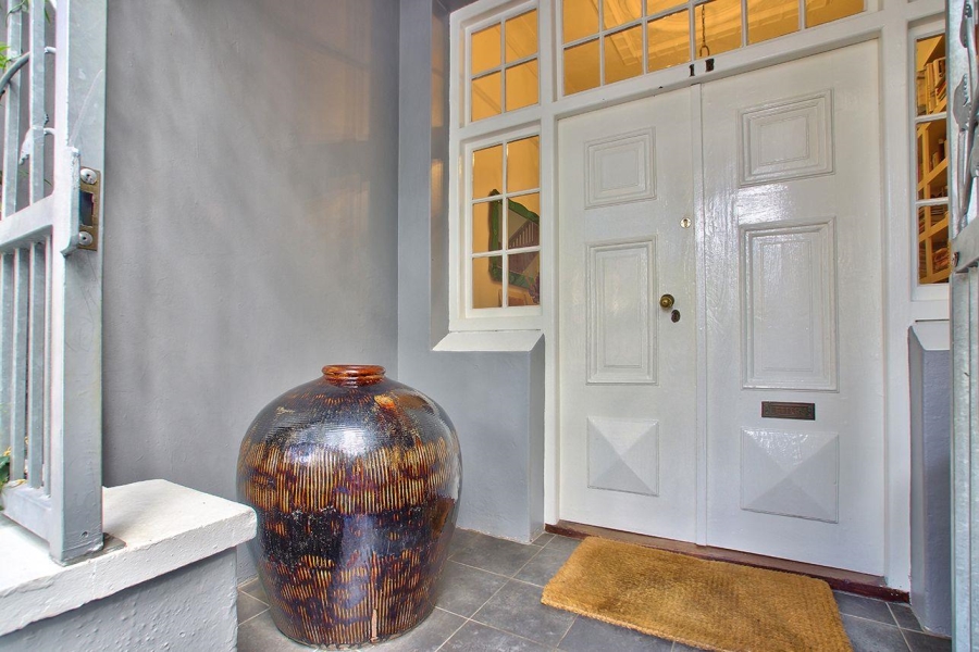 3 Bedroom Property for Sale in Oranjezicht Western Cape